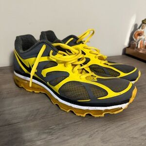 NIKE AIR MAX 2012 SZ 10